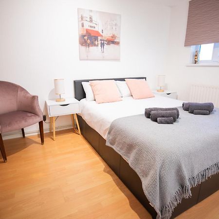 Bright And Spacious One Bedroom Apparment, Free Parking Londýn Exteriér fotografie